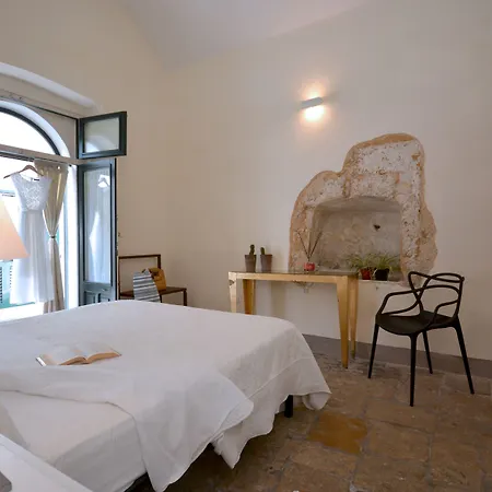 Bed & Breakfast Palazzo Del Capitolo - By I Bastioni San Domenico 3*
