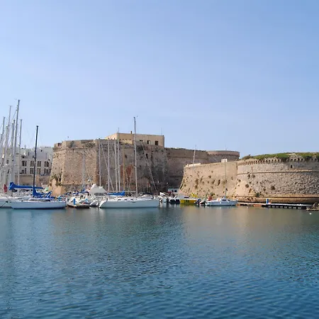 Bed & Breakfast Palazzo Del Capitolo - By I Bastioni San Domenico 3*