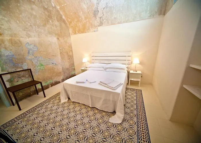 B&B Palazzo Del Capitolo - By I Bastioni San Domenico 갈리폴리