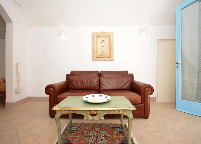 Palazzo Del Capitolo - By I Bastioni San Domenico B&B 갈리폴리